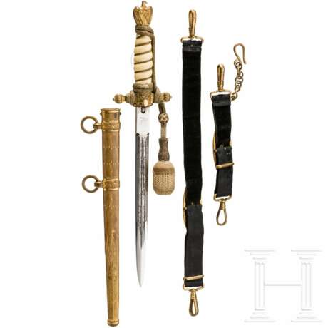 Horst Renner - Kriegsmarine Offiziersdolch mit Gehänge und Portepee eines Trägers des Deutschen Kreuzes in Gold und U-Bootfahrers - photo 2