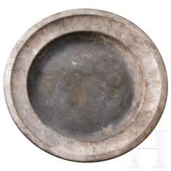 Großer Vorlegeteller aus dem Bordservice des Motorschiffes "Wilhelm Gustloff"