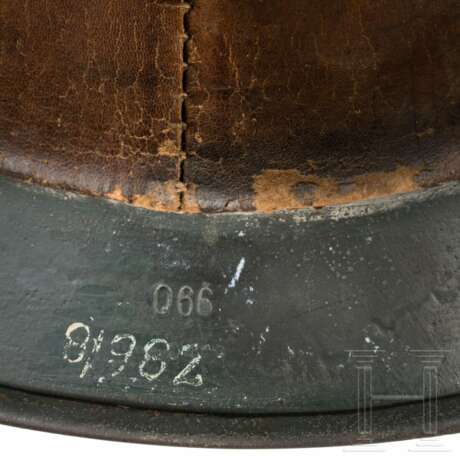 Stahlhelm M 40 der Waffen-SS mit Camouflageanstrich - photo 5 Stahlhelm M 40 der Waffen-SS mit Camouflageanstrich - photo 5
