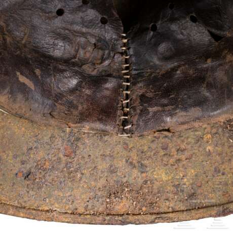 Stahlhelm M40 mit einen Helmabzeichen - фото 6
