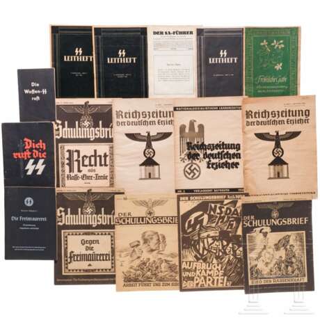 Kleines Konvolut Broschüren/Leithefte - photo 1