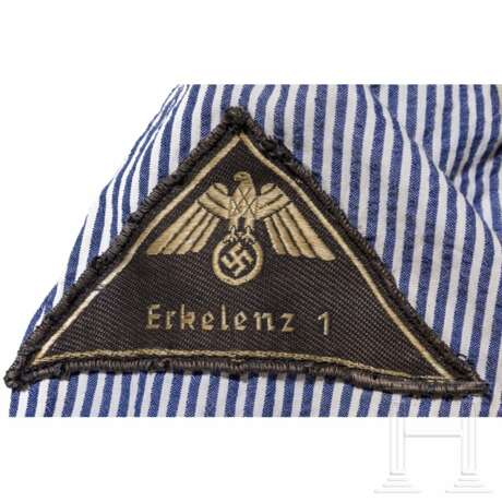 Dienstanzug einer Helferin des Deutschen Roten Kreuzes - photo 3 Dienstanzug einer Helferin des Deutschen Roten Kreuzes - photo 3