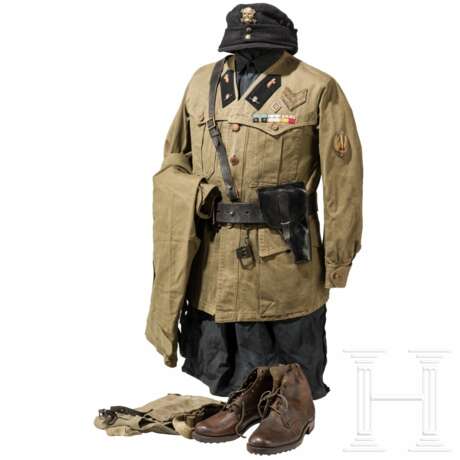 Uniformensemble eines Unteroffiziers der Brigate nere - фото 1