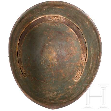 Glocke eines Stahlhelms M 33 mit Emblem des "Valanga" Bataillons der Decima MAS - photo 3