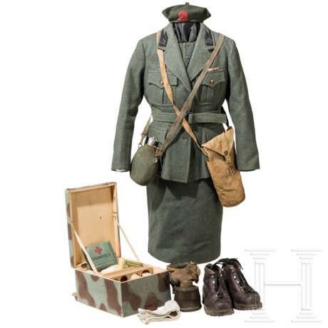 Uniformensemble einer Schwesternhelferin (ausiliaria) des Servizio Ausiliario Femminile (SAF) - photo 1