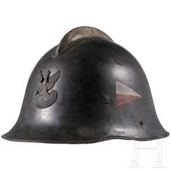 Von der Heimatarmee verwendeter Feuerwehrhelm M 35(?)