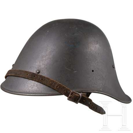 Stahlhelm M 39, aptiert mit deutschem Futter - photo 1