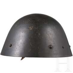 Stahlhelm M 32, weiterverwendet beim deutschen Heer