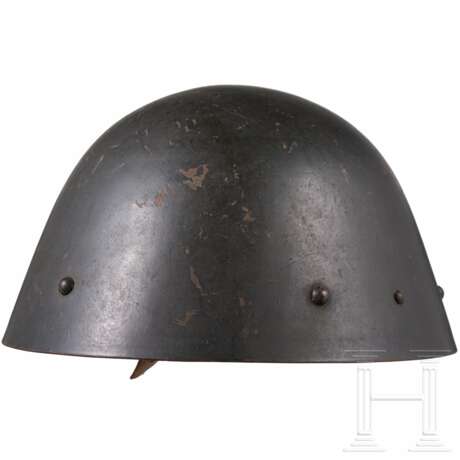 Stahlhelm M 32, weiterverwendet beim deutschen Heer - фото 1