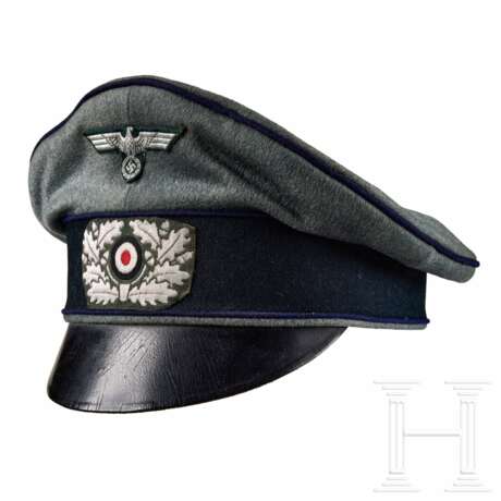A Crusher Visor Cap for a Medical Officer - фото 1 A Crusher Visor Cap for a Medical Officer - фото 1