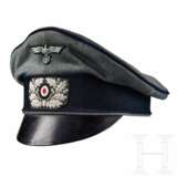 A Crusher Visor Cap for a Medical Officer - фото 1