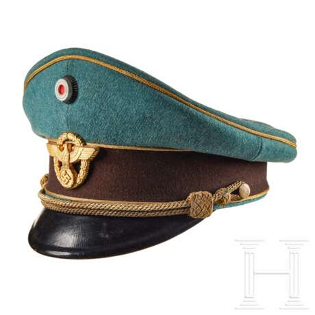 A Visor Cap for a Police General - фото 1