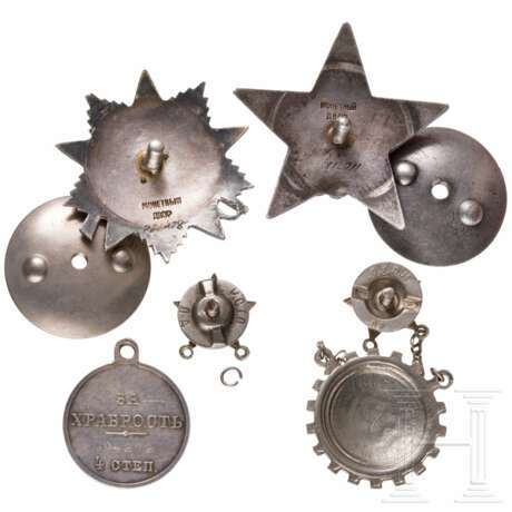 Zaristische Tapferkeitsmedaille und 17 sowjetische Auszeichnungen bzw. Kleinabzeichen, Russland ab 1915/ Sowjetunion ab 1942 - photo 3