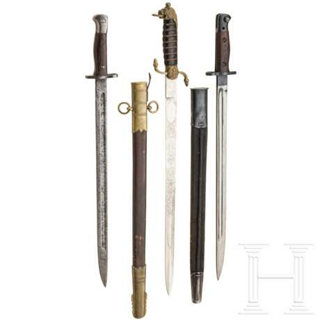 Royal Navy Midshipman's Dirk und zwei Bajonette, 20. Jhdt. - photo 2 Royal Navy Midshipman's Dirk und zwei Bajonette, 20. Jhdt. - photo 2