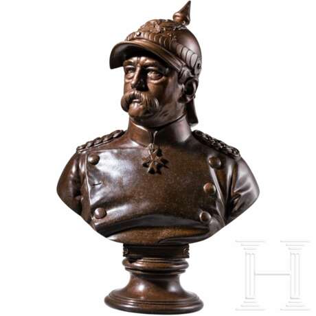 Otto von Bismarck - Portraitbüste des Reichskanzlers mit Kürassierhelm - Foto 1