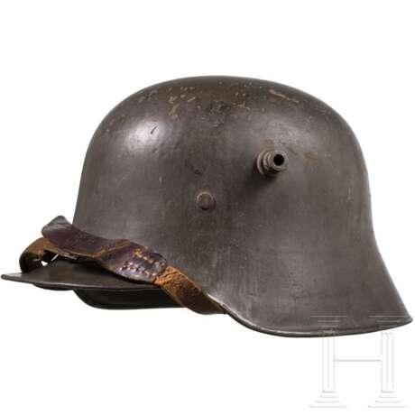 Stahlhelm M 17, datiert 1918 - Foto 1 Stahlhelm M 17, datiert 1918 - Foto 1