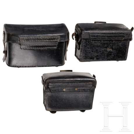 Zwei Patronentaschen M 95 der Infanterie und Sanitätstasche - photo 1 Zwei Patronentaschen M 95 der Infanterie und Sanitätstasche - photo 1