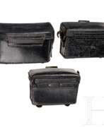 Accessories. Zwei Patronentaschen M 95 der Infanterie und Sanitätstasche