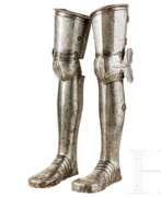 Defensive weapons. Ein Paar Beinzeuge im Stil um 1530, deutsch