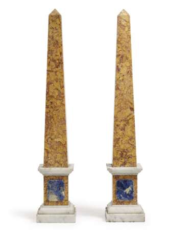 Ein Paar Obelisken. Italien, 1. Hälfte 19. Jahrhundert - Foto 1