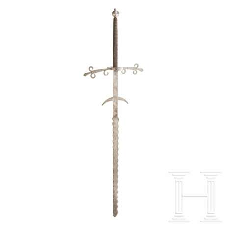 Großer Bidenhänder mit geflammter Klinge, deutsch, um 1580 - photo 1