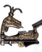 Overview. Goldtauschiertes Miqueletschloss für ein Tüfek, osmanisch, um 1800