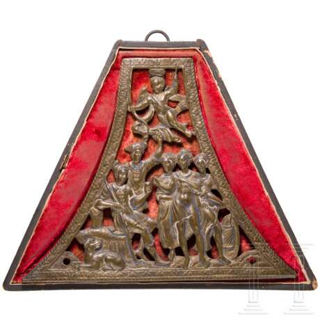 Plastischer Zierbeschlag einer Musketier-Pulverflasche, deutsch, um 1600 - photo 1 Plastischer Zierbeschlag einer Musketier-Pulverflasche, deutsch, um 1600 - photo 1