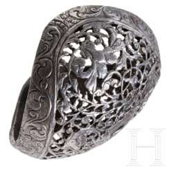 Fein durchbrochene Knaufkappe einer Steinschlosspistole, Italien, um 1680