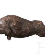 Ancient Greece. Bernsteinfigur eines liegenden Stiers, griechisch, 4. Jhdt. v. Chr. Ancient Greece. Bernsteinfigur eines liegenden Stiers, griechisch, 4. Jhdt. v. Chr.