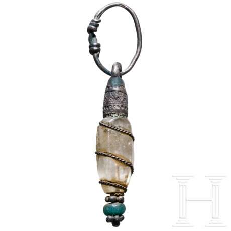 Quarzkristallanhänger mit Silberfassung, wikingisch, 10. - Anfang 11. Jhdt. - photo 1