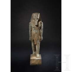 Hochwertige Kopie einer Statue des Merneptah aus ägyptischem schwarzen Granit nach dem Vorbild des Exemplars aus dem Luxor-Museum , späte 1950er Jahre