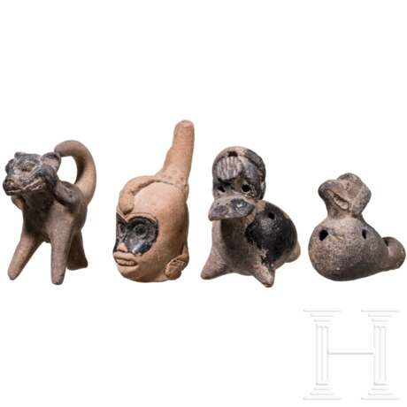 Vier präkolumbische Okarinen in Tiergestalt (Flöten), ca. 500 - 1.500 n. Chr. - Foto 1