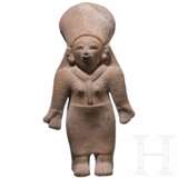 Große präkolumbische weibliche Tonfigur, Ekuador, wohl 500 - 1500 n. Chr. - Foto 1