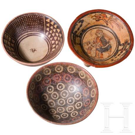 Drei präkolumbische Schalen, Ecuador, wohl 800 - 1500 n. Chr. (zwei) bzw. Guatemala, Maya, spätklassische Periode, 550 - 950 n. Chr. (eine) - Foto 1