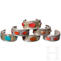 Sechs partiell feuervergoldete Silber-Armbänder, Teke, Turkmenistan, um 1900