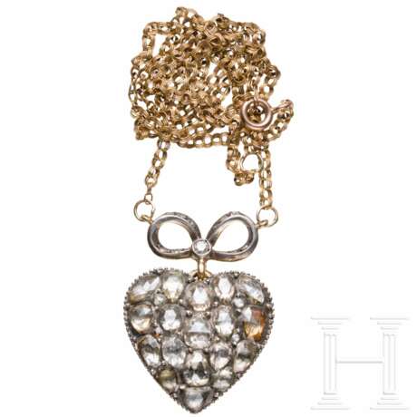Kette mit Herzanhänger besetzt mit Diamanten, Russland, circa 1880 - Foto 1