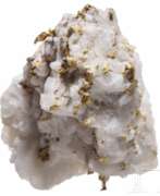 Обзор. Weißer Quarz mit gelber Goldäderung