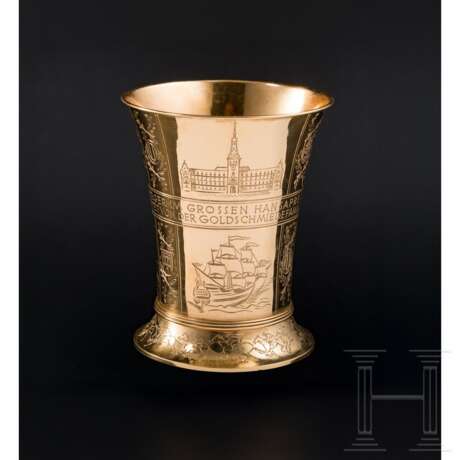Gold-Becher als Ehrenpreis zum Pferderennen "Großer Hansapreis 1956", Hamburg, Goldschmied H. J. Wilm - фото 1