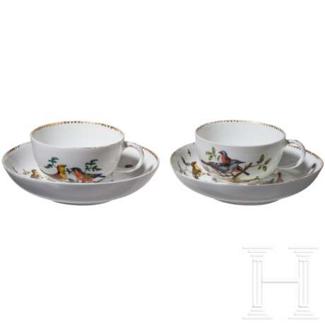 Zwei Tassen mit Untertassen mit Vogel- und Insektendekor, Meissen, um 1770/80 - Foto 1
