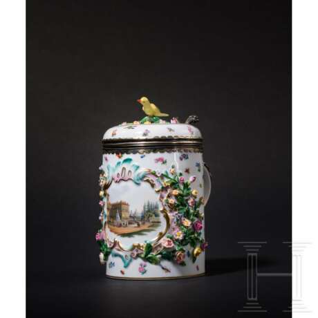 Seltener Walzenkrug mit Vermeil-Montierung mit Vögeln, Insekten-Dekor und Ansicht des Palazzo Pittis in Florenz, Meissen, um 1860 - photo 1