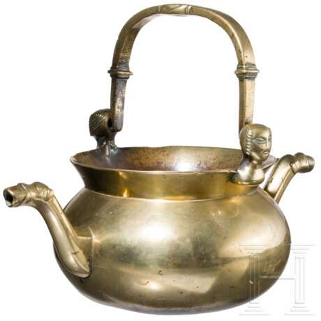 Spätgotischer Lavabo-Kessel, flämisch, um 1500 - фото 1