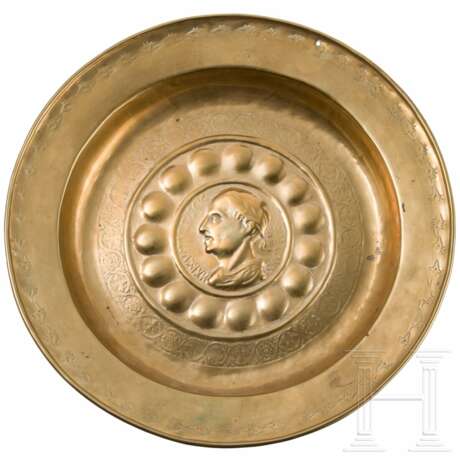 Beckenschlägerschüssel mit Cicero-Motiv, Nürnberg, 16. Jhdt. - photo 1
