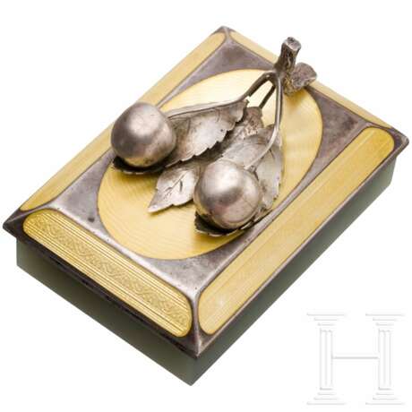 Guilloché-Email-Briefbeschwerer mit Kirschen, Russland, 20. Jhdt. - Foto 1 Guilloché-Email-Briefbeschwerer mit Kirschen, Russland, 20. Jhdt. - Foto 1
