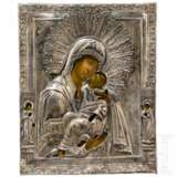 Ikone mit der Gottesmutter (vermutlich von Jaroslawl) mit Silberoklad, Russland, Moskau, 19. Jhdt. - photo 1