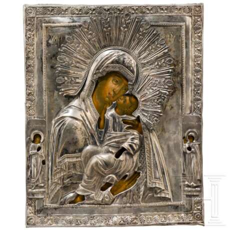 Ikone mit der Gottesmutter (vermutlich von Jaroslawl) mit Silberoklad, Russland, Moskau, 19. Jhdt. - photo 1 Ikone mit der Gottesmutter (vermutlich von Jaroslawl) mit Silberoklad, Russland, Moskau, 19. Jhdt. - photo 1