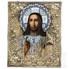 Ikone mit Christus als Weltenherrscher mit Silberoklad und Cloisonné-Email-Nimbus, Russland, 19. Jhdt. (Ikone), St. Petersburg, 1857 (Oklad)