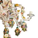 Delightful porcelain chandelier Meissen 1790 from the residence of King Alfonso XIII in Biarritz. Porcelain Hand Painted Rococo 18th century - photo 3