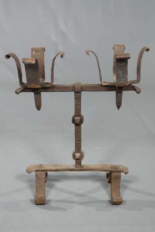 Paar spätgotische Kaminkerzenleuchter - фото 2 Paar spätgotische Kaminkerzenleuchter - фото 2