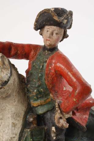 Geschnitzte Reiterplastik - photo 2 Geschnitzte Reiterplastik - photo 2