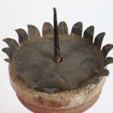 Geschnitzter Scheibenleuchter - photo 2